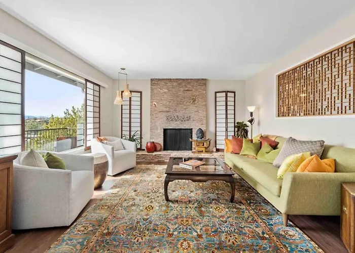 Of Uptown With Panoramic Views And Hot Tub *