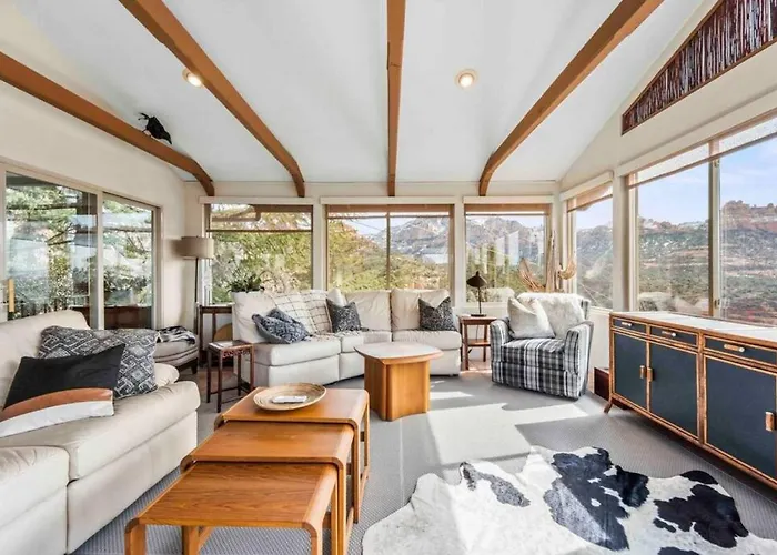 Of Uptown With Panoramic Views And Hot Tub Holiday home *